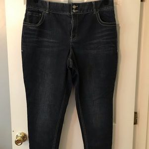 NWOT dark wash skinny jeans